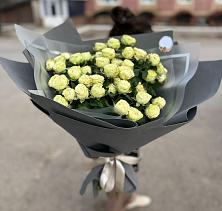 Букет Белые кустовые розы Солинеро в Фурманове